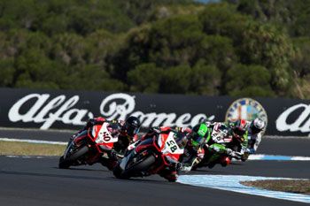Laverty turns the tables on Guintoli in Phillip Island WSBK race two