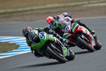Sofuoglu surprises with Aussie World Supersport win over Lowes