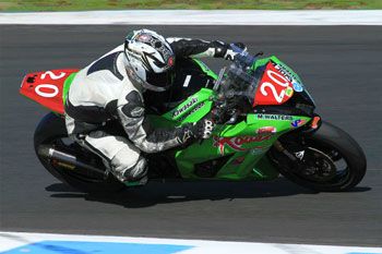 Kawasaki announces supported road race riders for 2013