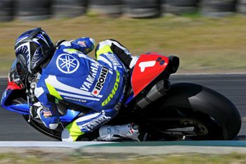 Yamaha dominates QR FX-Superbikes as Parkes grabs points lead