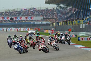 Lowes and Ellison share wins in controversial BSB Title Fighters clash at Assen