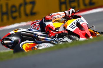 Marquez claims fifth pole position of 2013 at Silverstone
