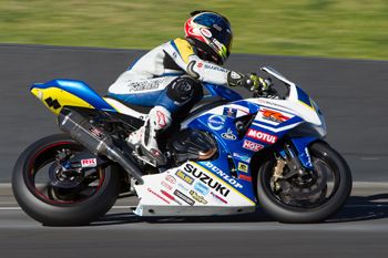 Maxwell tops Hidden Valley practice with new lap record