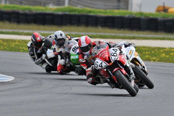 Morris keeps Supersport title hopes alive with opening Phillip Island win