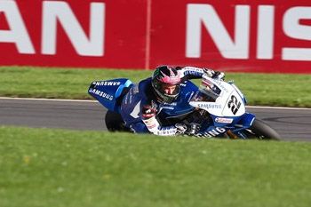 Lowes leads Byrne in BSB Silverstone practice, Brookes third