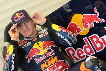 Miller returns to Australia to recuperate after undergoing collarbone surgery